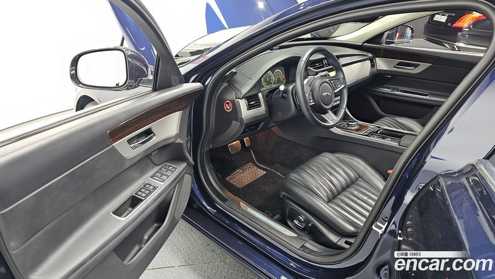 Jaguar XF (X260) 20d Portfolio (10.2019)