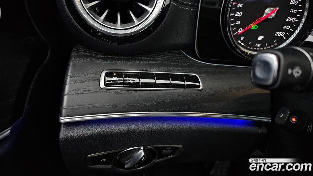 Mercedes-Benz E-Class W213 E220d Cabriolet (12.2019)
