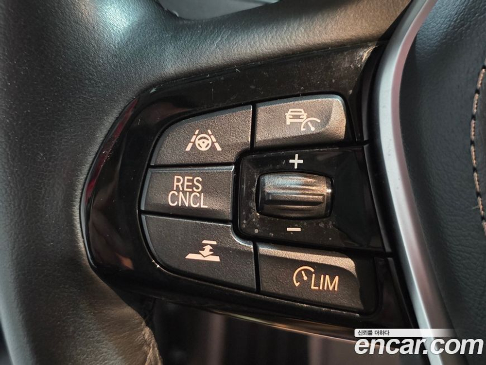BMW 5 Series (G30) 520i Luxury (09.2019)
