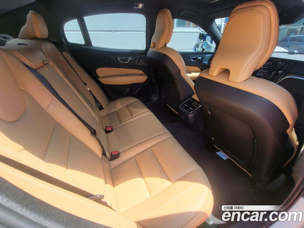 Volvo S60 3 Generation B5 Inscription (12.2022)