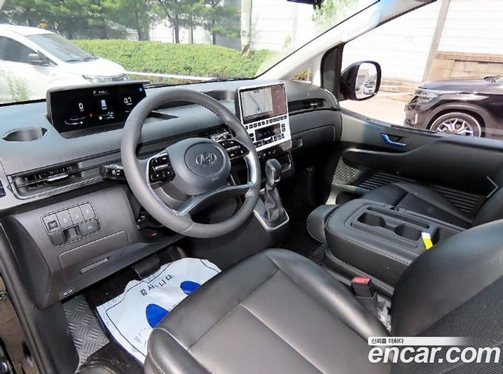 Hyundai Staria Cargo 3-х местный (09.2021)