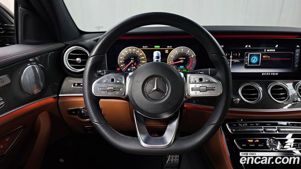 Mercedes-Benz E-Class W213 E350 4MATIC AMG Line (09.2019)