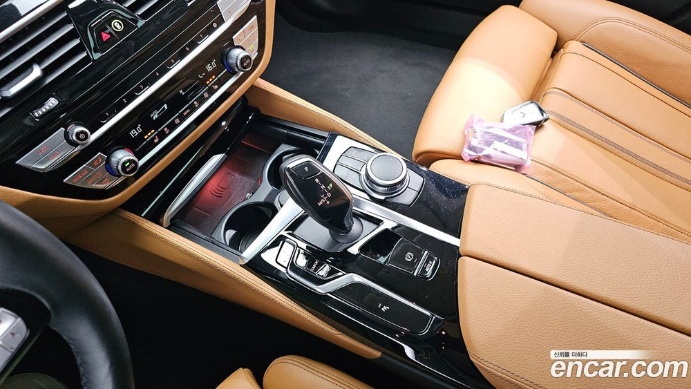 BMW 5 Series (G30) 520i Luxury (03.2022)