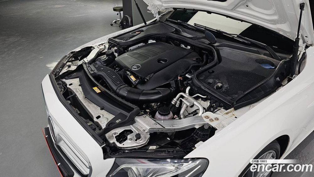 Mercedes-Benz E-Class W213 E350 4MATIC AMG Line (09.2019)