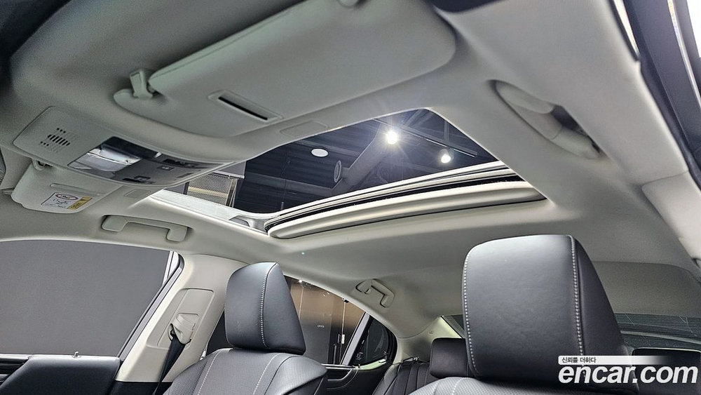 Lexus ES300h 7 Generation Executive (04.2021)