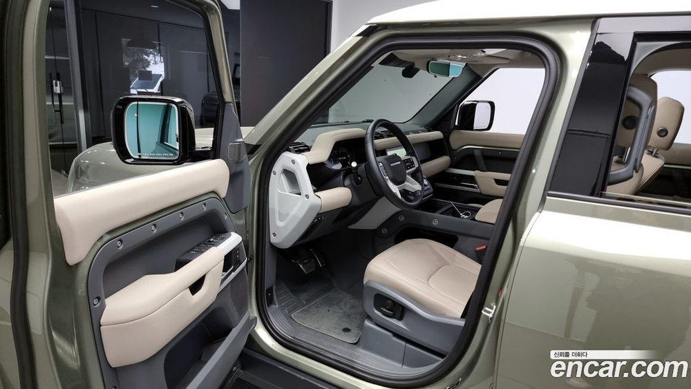 Land Rover Defender (L663) 110 D250 SE (05.2023)