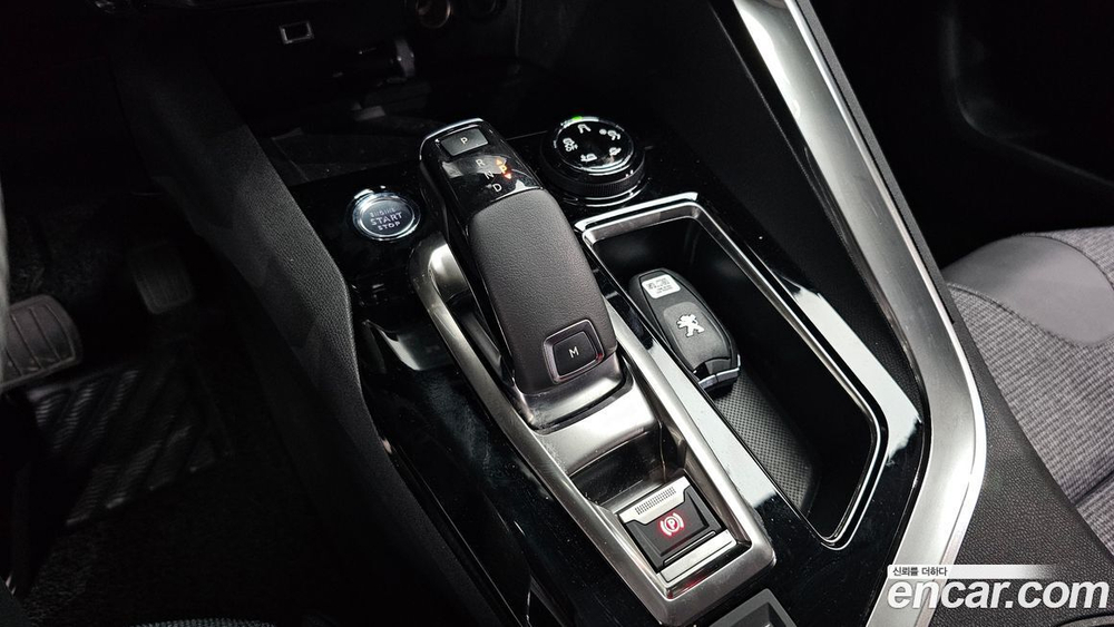 Peugeot 3008 2 Generation 1.5 BlueHDi 알뤼르 (04.2021)