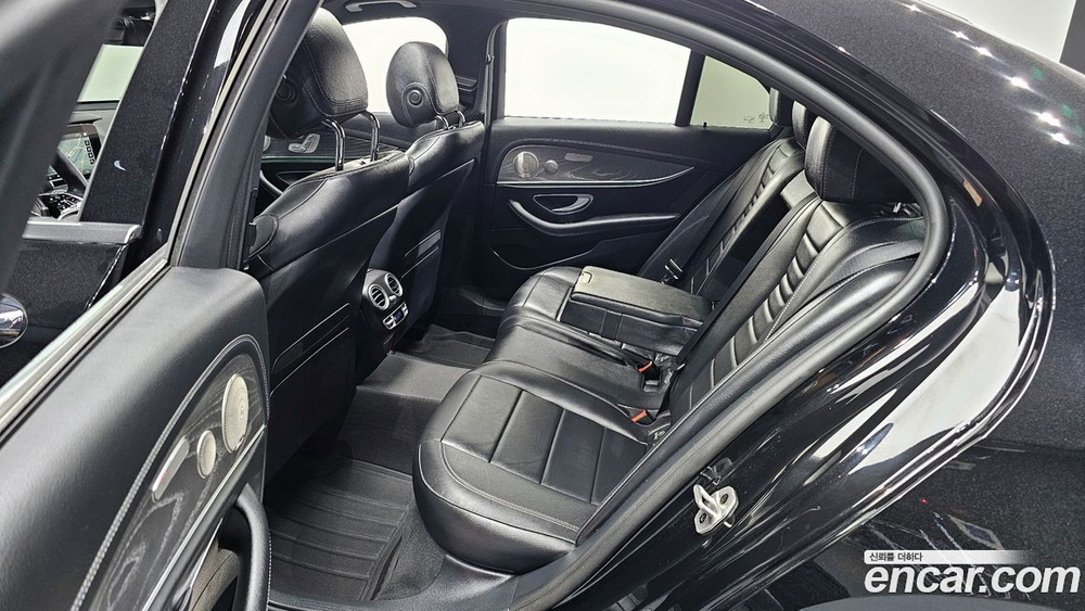 Mercedes-Benz E-Class W213 E350 4MATIC Avangarde (07.2022)