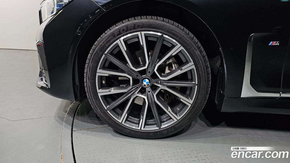 BMW 7 Series (G11) 730d xDrive M Sports (06.2021)
