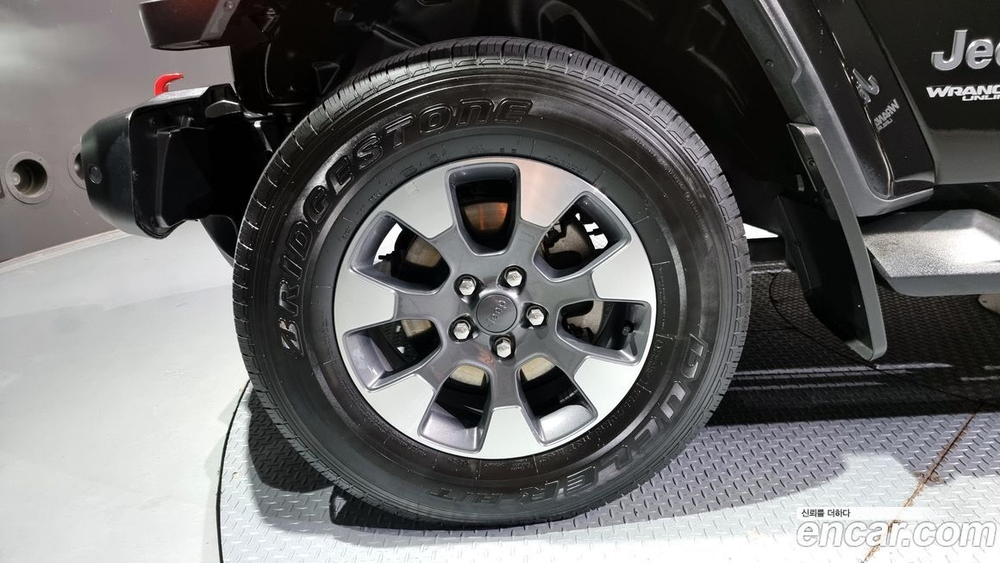 Jeep Wrangler (JL) 2.0 Overland Power Top 4 двери (12.2021)
