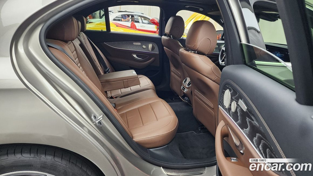 Mercedes-Benz E-Class W213 E350 4MATIC Avangarde (05.2022)