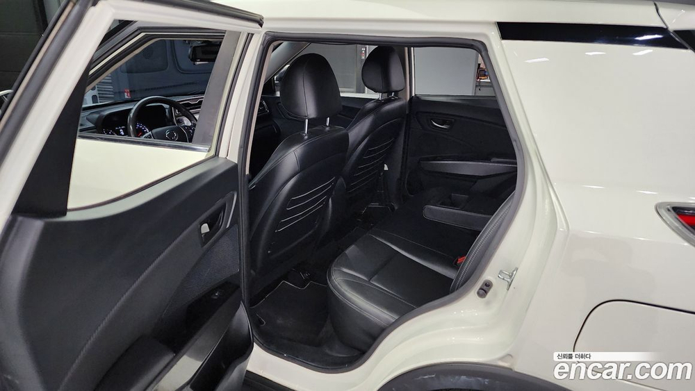 KG Mobility (Ssangyong) Very New Tivoli Дизель 1.6 2WD (11.2019)