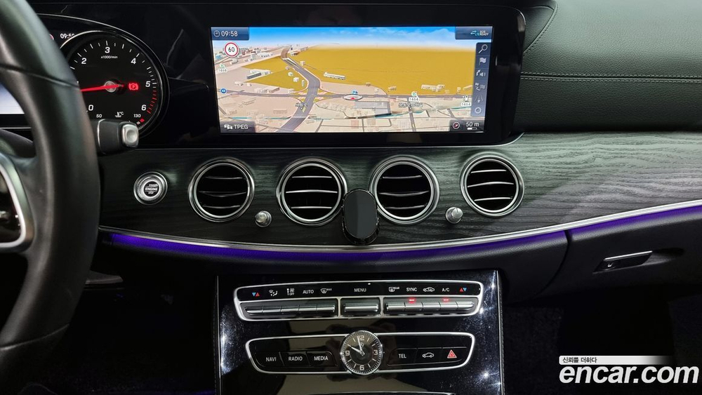 Mercedes-Benz E-Class W213 E220d 4MATIC Exclusive (03.2020)
