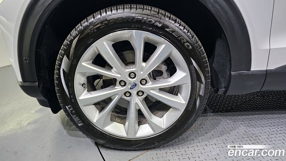 Ford Explorer 6 Generation 3.0 Platinum 4WD (04.2022)
