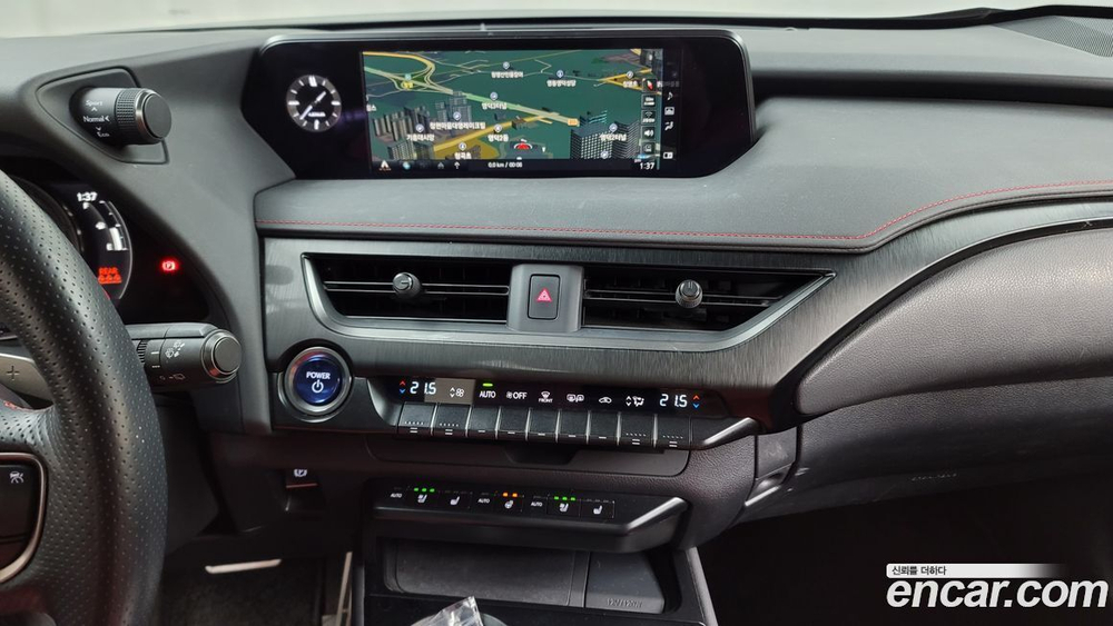 Lexus UX250h 2.0 F-Sport 2WD (04.2021)