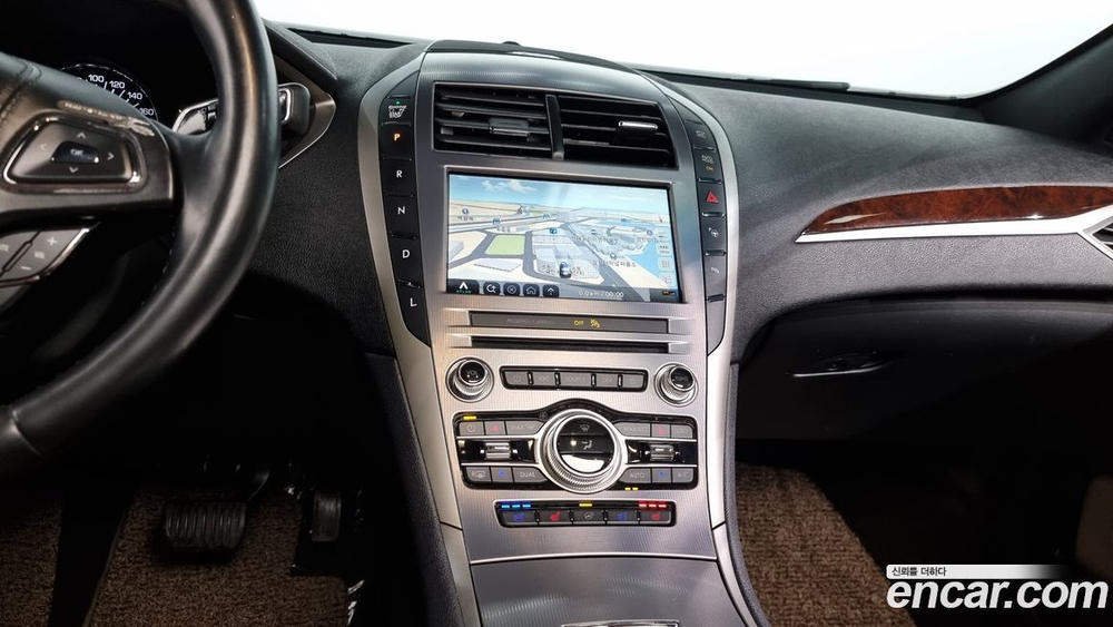 Lincoln New MKZ Hybrid (10.2019)