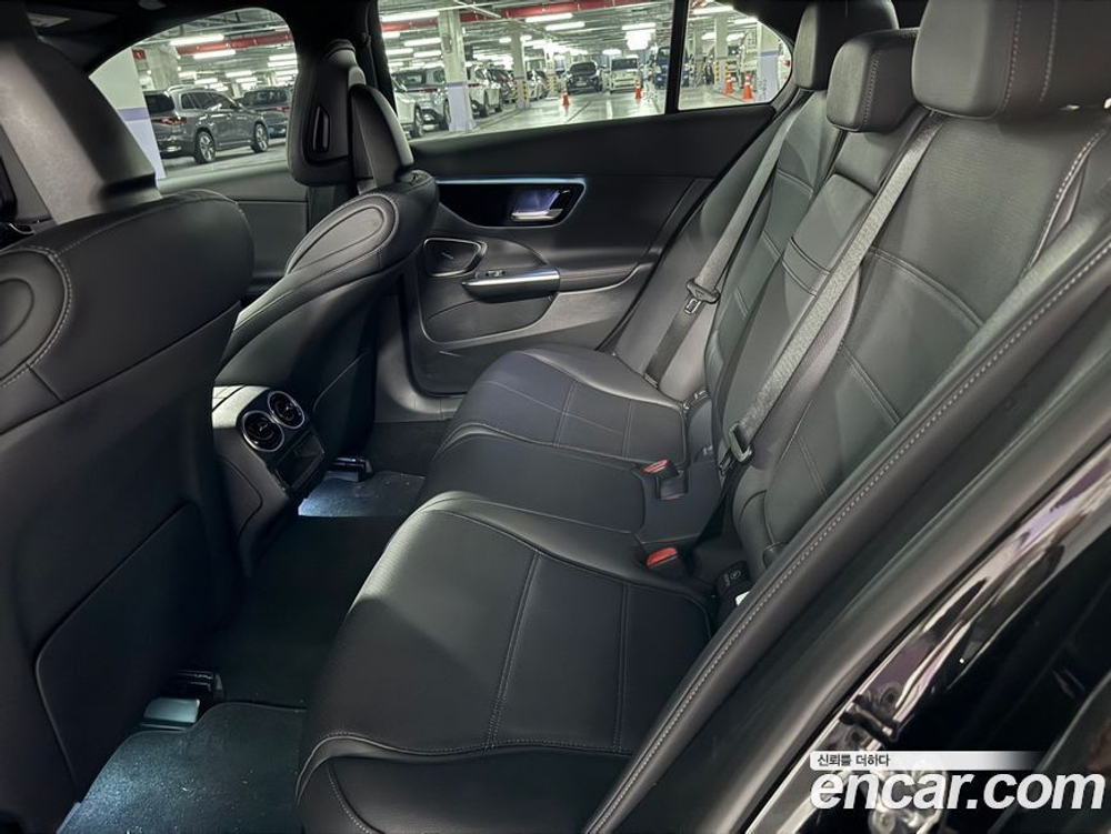 Mercedes-Benz C-Class W206 C300 4MATIC Avangarde (01.2024)