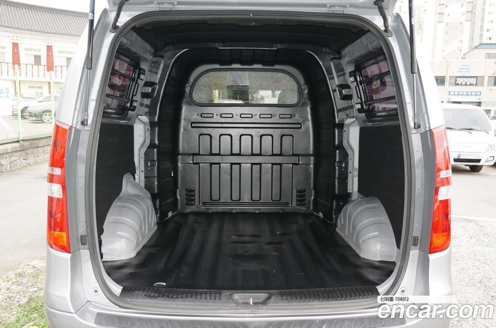 Hyundai The New Grand Starex Van 5-и местный (01.2020)