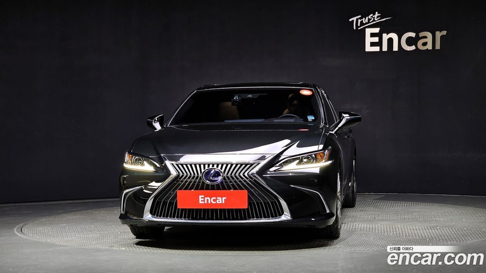 Lexus ES300h 7 Generation Luxury Plus (03.2021)