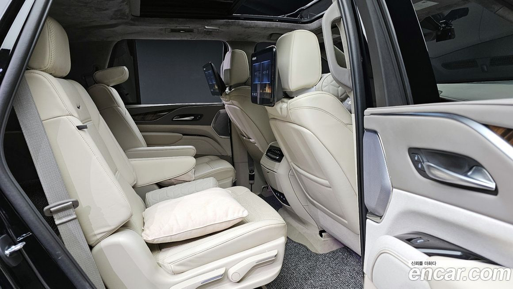 Cadillac Escalade 5 Generation 6.2 (07.2022)