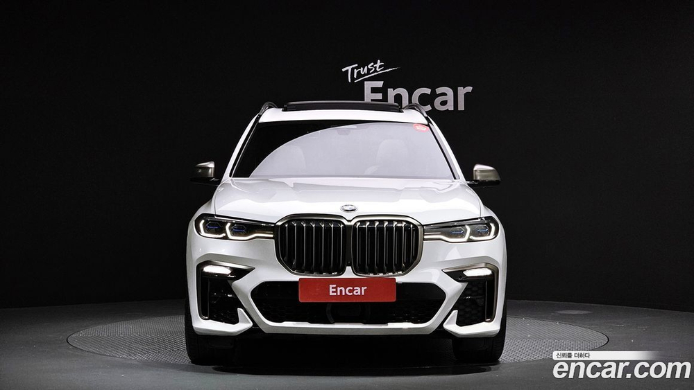 BMW X7 (G07) M50i 6-и местный (07.2021)