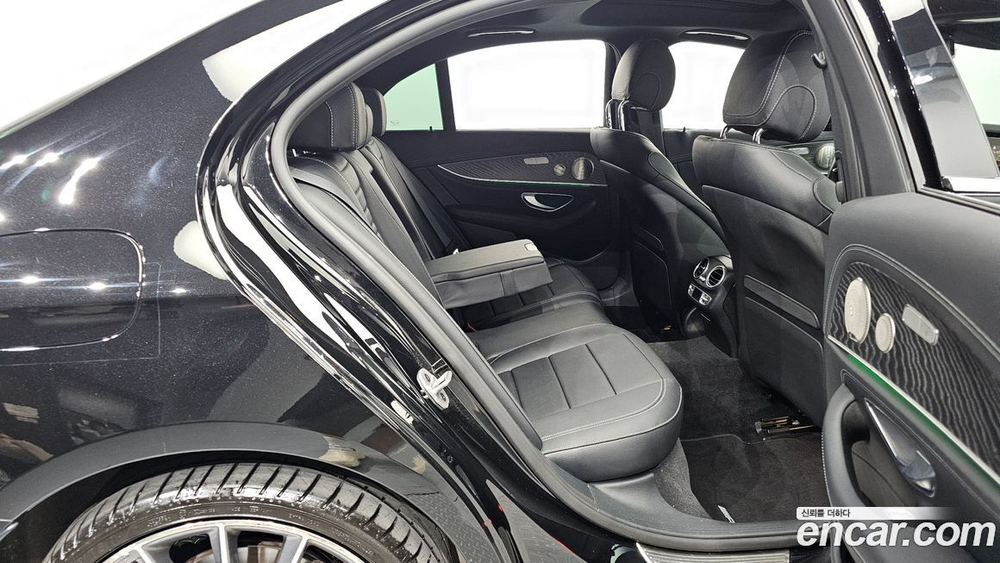 Mercedes-Benz E-Class W213 E350 4MATIC AMG Line (05.2022)