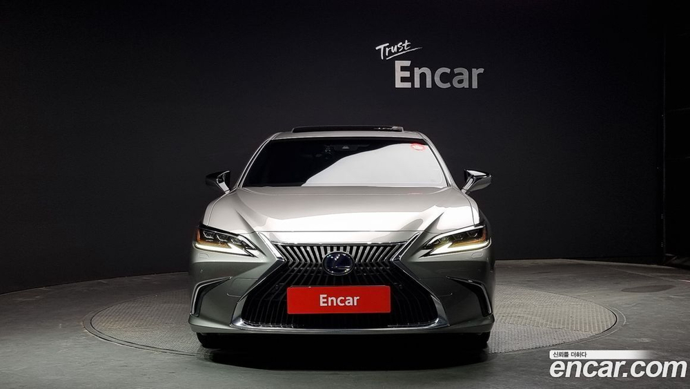 Lexus ES300h 7 Generation Executive (03.2021)