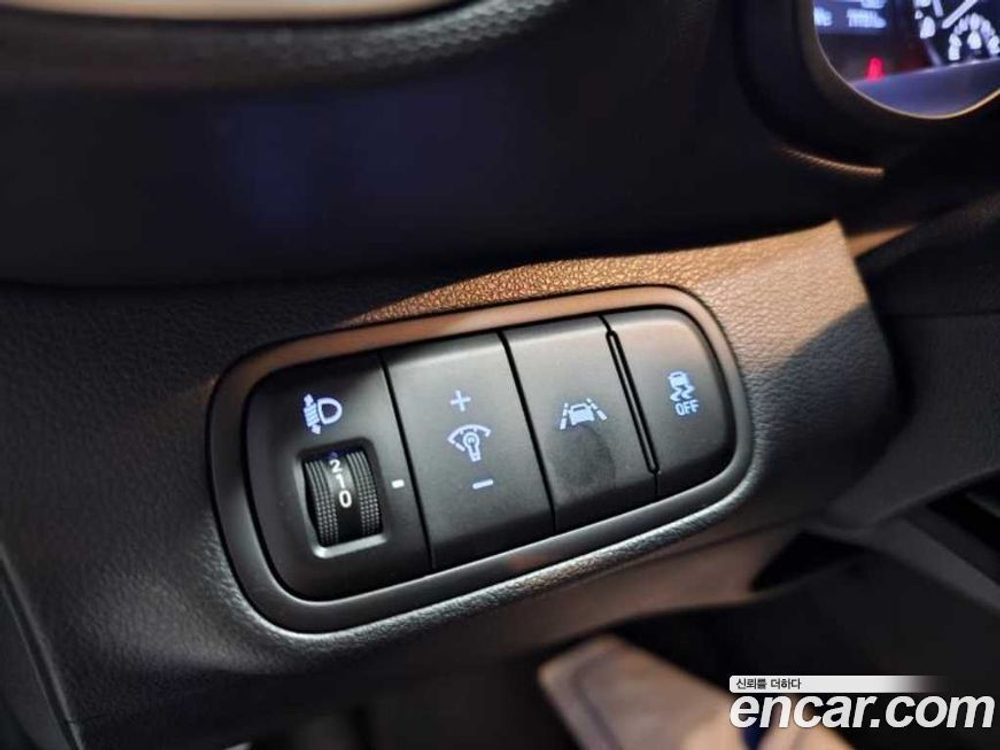 Hyundai Venue 1.6 Modern (10.2019)