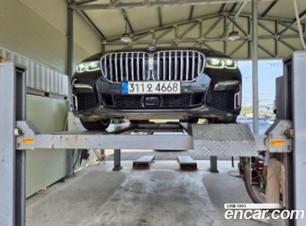 BMW 7 Series (G11) 730d xDrive M Sports (06.2020)