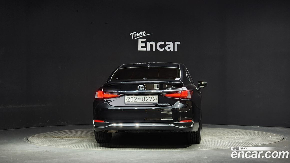 Lexus ES300h 7 Generation Luxury Plus (11.2022)