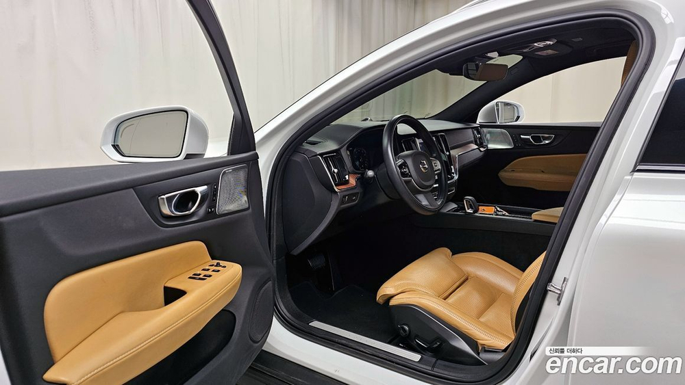 Volvo V60 Cross Country 2 Generation B5 Pro AWD (12.2021)