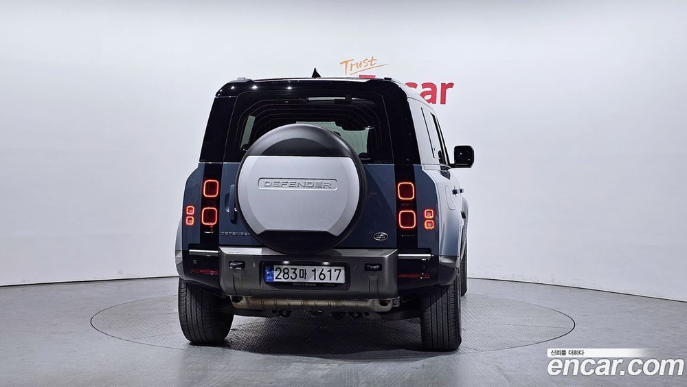 Land Rover Defender (L663) 110 P300 X-Dynamic SE (05.2022)