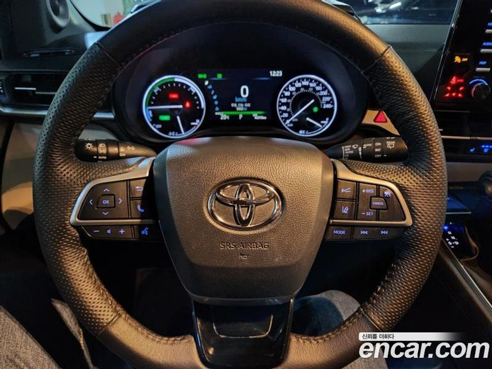 Toyota Sienna 4 Generation 2.5 Hybrid 2WD (07.2022)