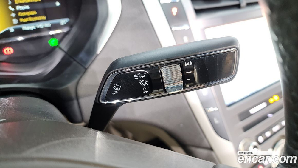 Lincoln New MKZ Hybrid (05.2020)