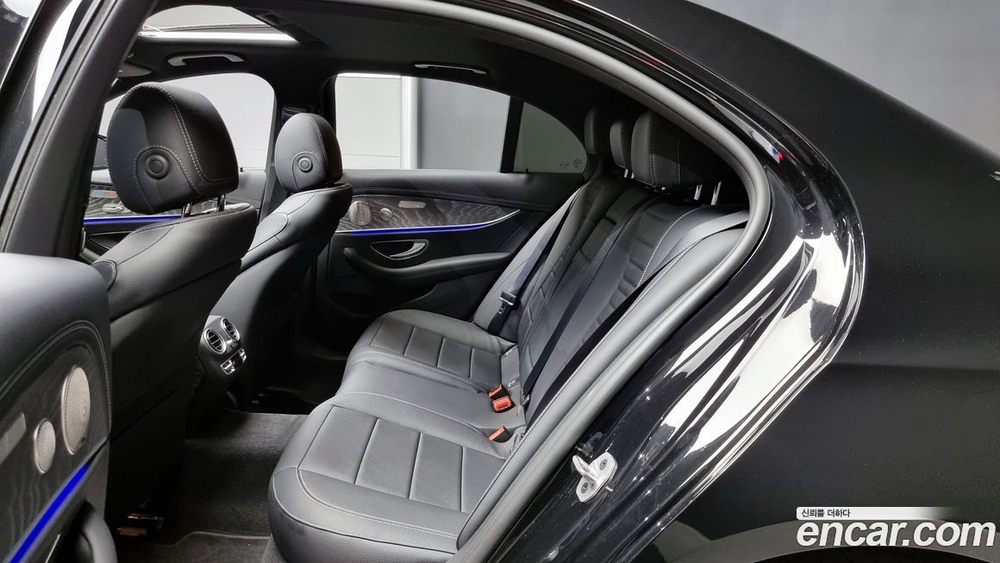 Mercedes-Benz E-Class W213 E350 4MATIC Avangarde (12.2022)