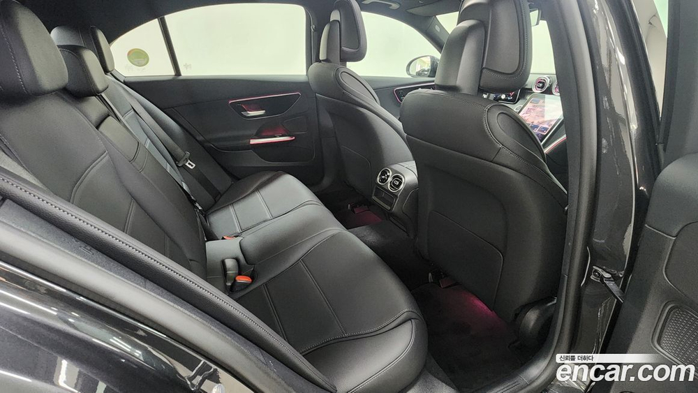Mercedes-Benz C-Class W206 C300 4MATIC Avangarde (09.2023)
