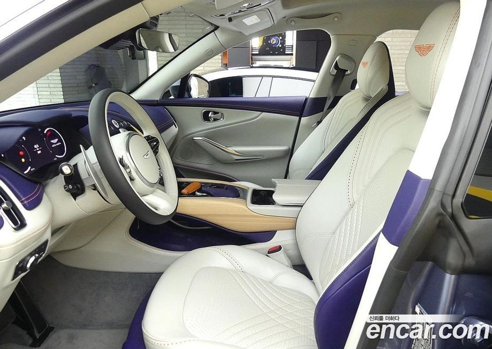 Aston Martin DBX 4.0 V8 (12.2021)