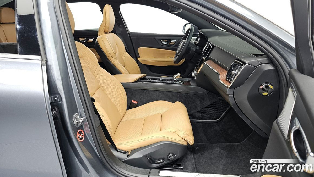 Volvo S60 3 Generation B5 Inscription (10.2021)