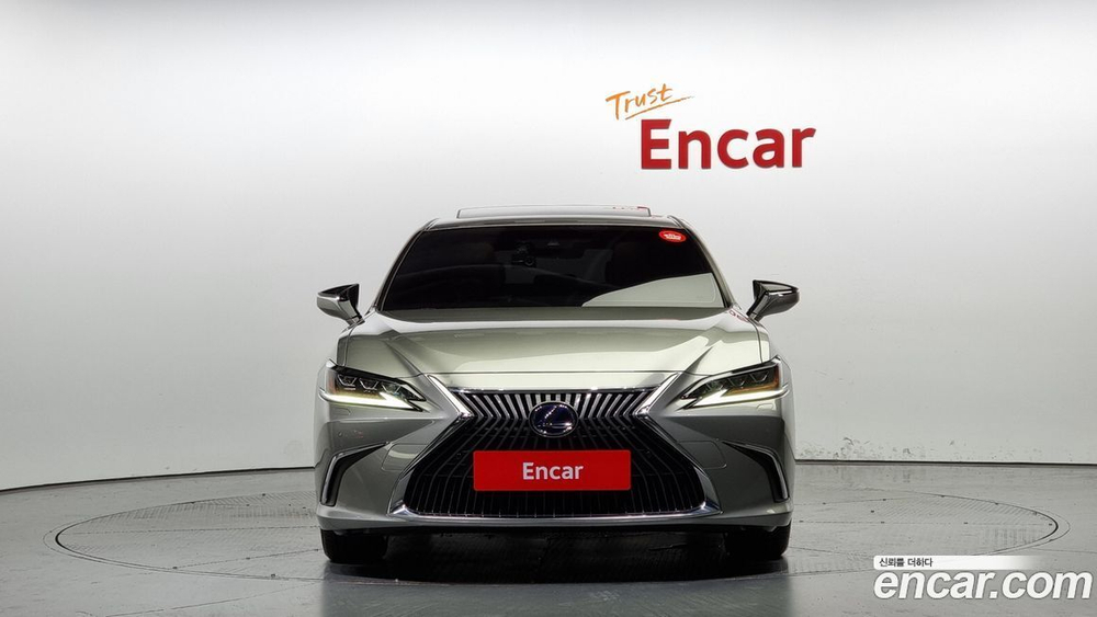 Lexus ES300h 7 Generation Executive (03.2021)