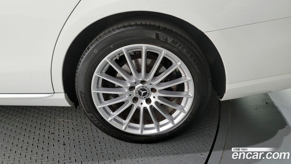 Mercedes-Benz E-Class W213 E250 Exclusive (03.2022)