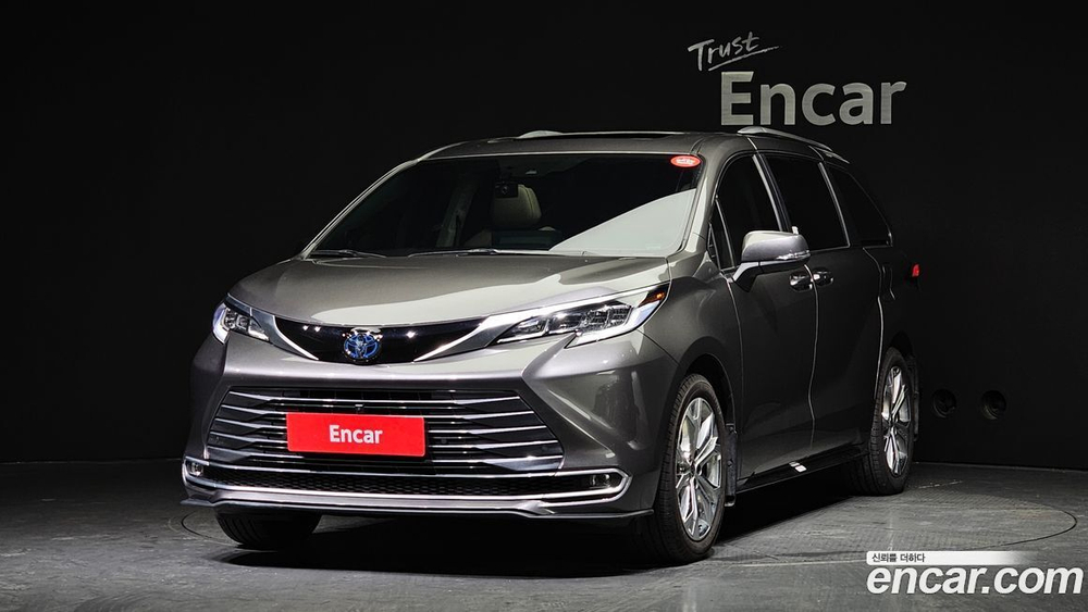 Toyota Sienna 4 Generation 2.5 Hybrid 2WD (07.2022)