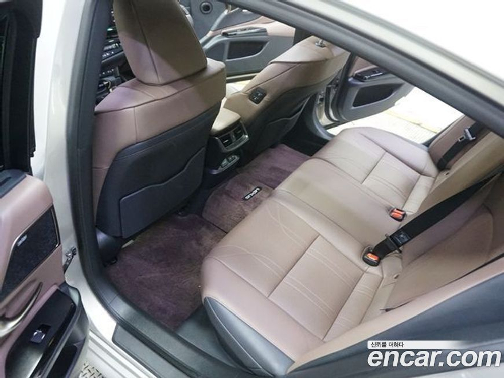 Lexus ES300h 7 Generation Executive (03.2022)