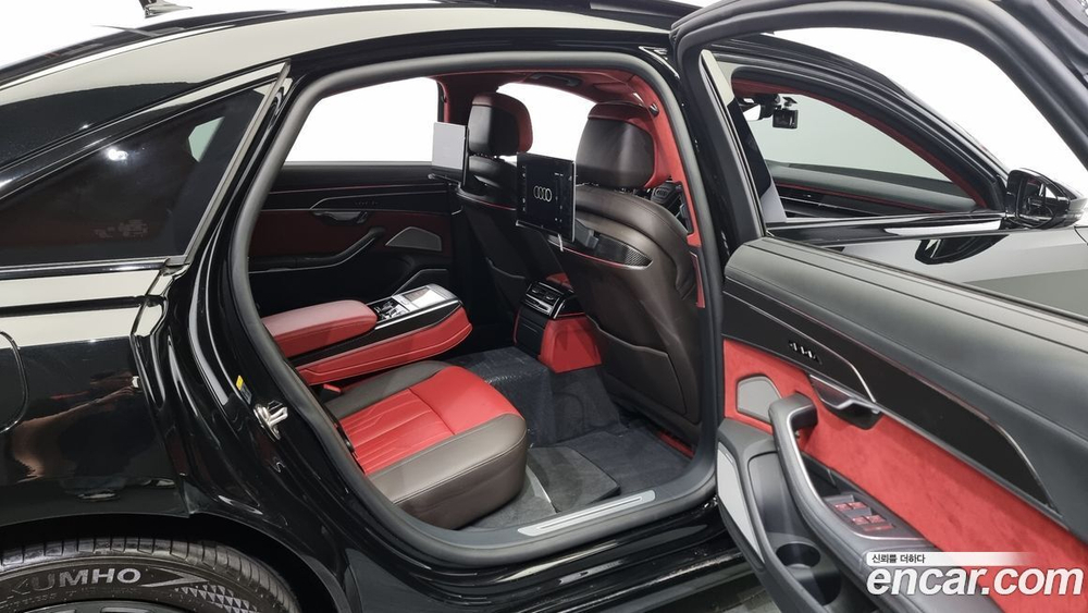 Audi A8 (D5) 55 TFSI Quattro LWB (08.2021)