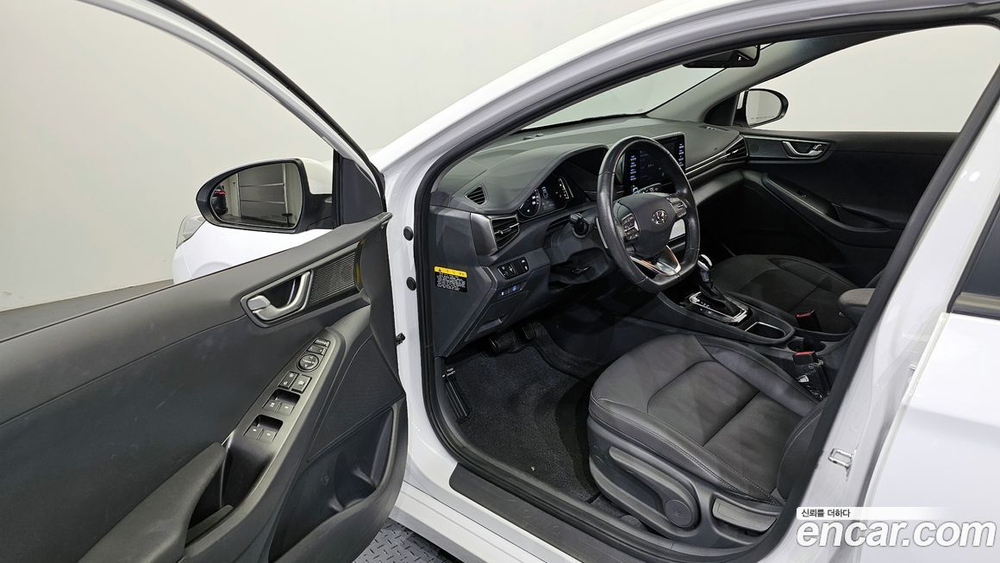 Hyundai The New Ionic Hybrid 1.6 HEV (10.2019)