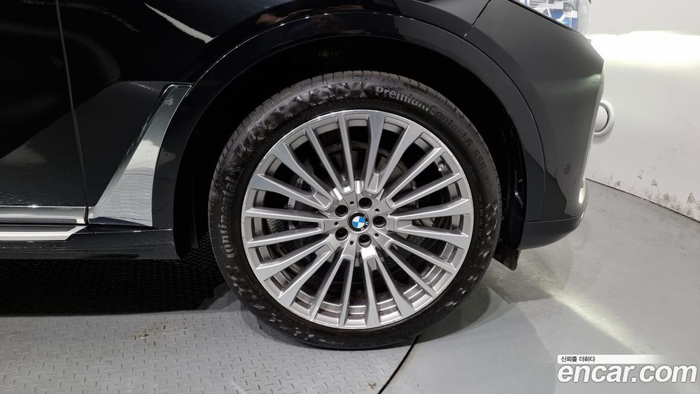 BMW X7 (G07) xDrive 40i Design Pure Excellence 7-и местный (02.2021)