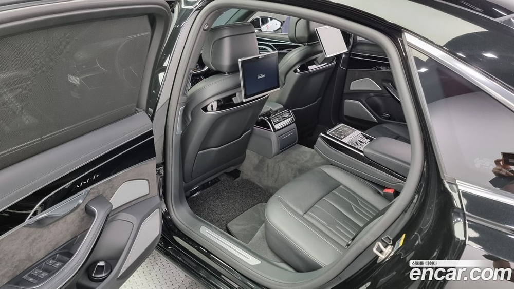 Audi A8 (D5) 55 TFSI Quattro LWB (05.2020)