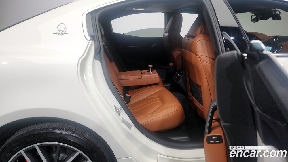 Maserati Ghibli 3.0 Дизель GrandSport (12.2020)