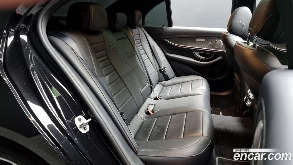 Mercedes-Benz E-Class W213 E350 4MATIC AMG Line (04.2022)