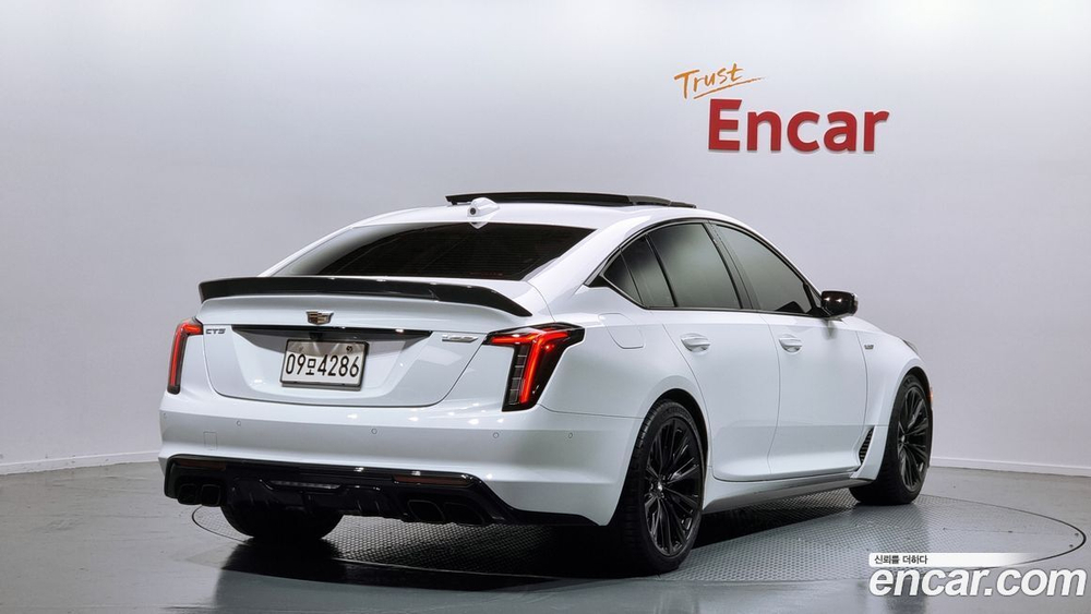 Cadillac CT5-V 6.2 블랙윙 (12.2022)
