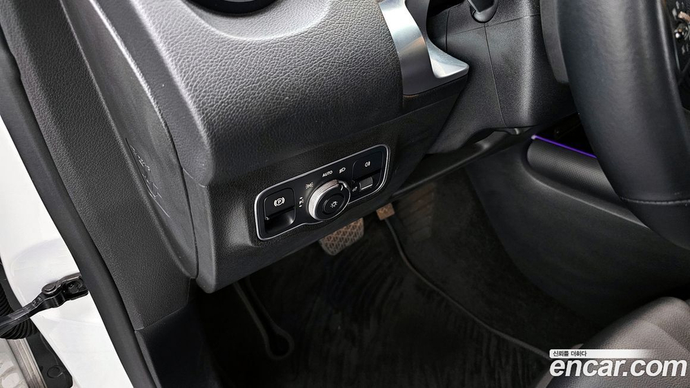 Mercedes-Benz GLB-Class X247 GLB200 d (08.2021)
